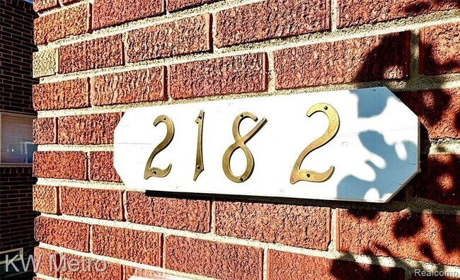 Building Photo - 2182 Vernier Rd