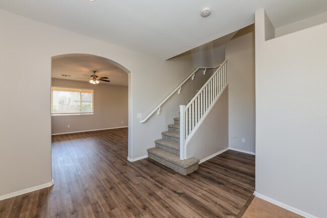 Foto del edificio - 10575 E Primrose Ln