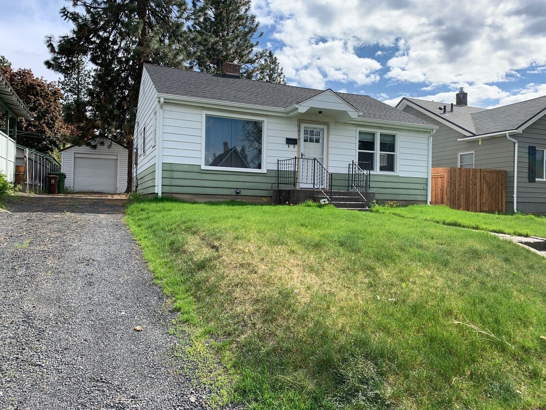 Primary Photo - Cute 2 Bedroom Home in Perry District!