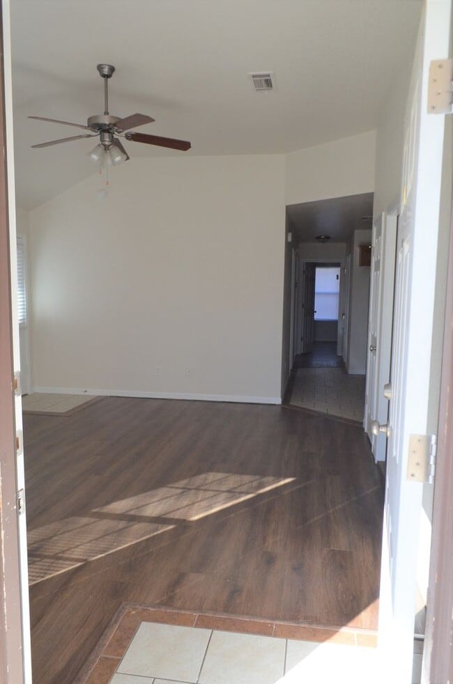 Foto del edificio - 2918 Starlight Dr