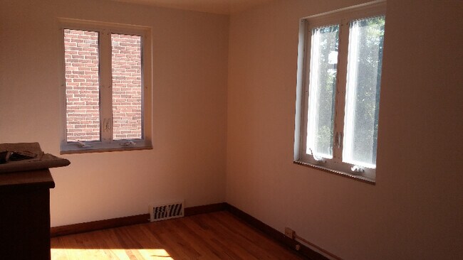 Foto del edificio - 6318 Glenview Pl