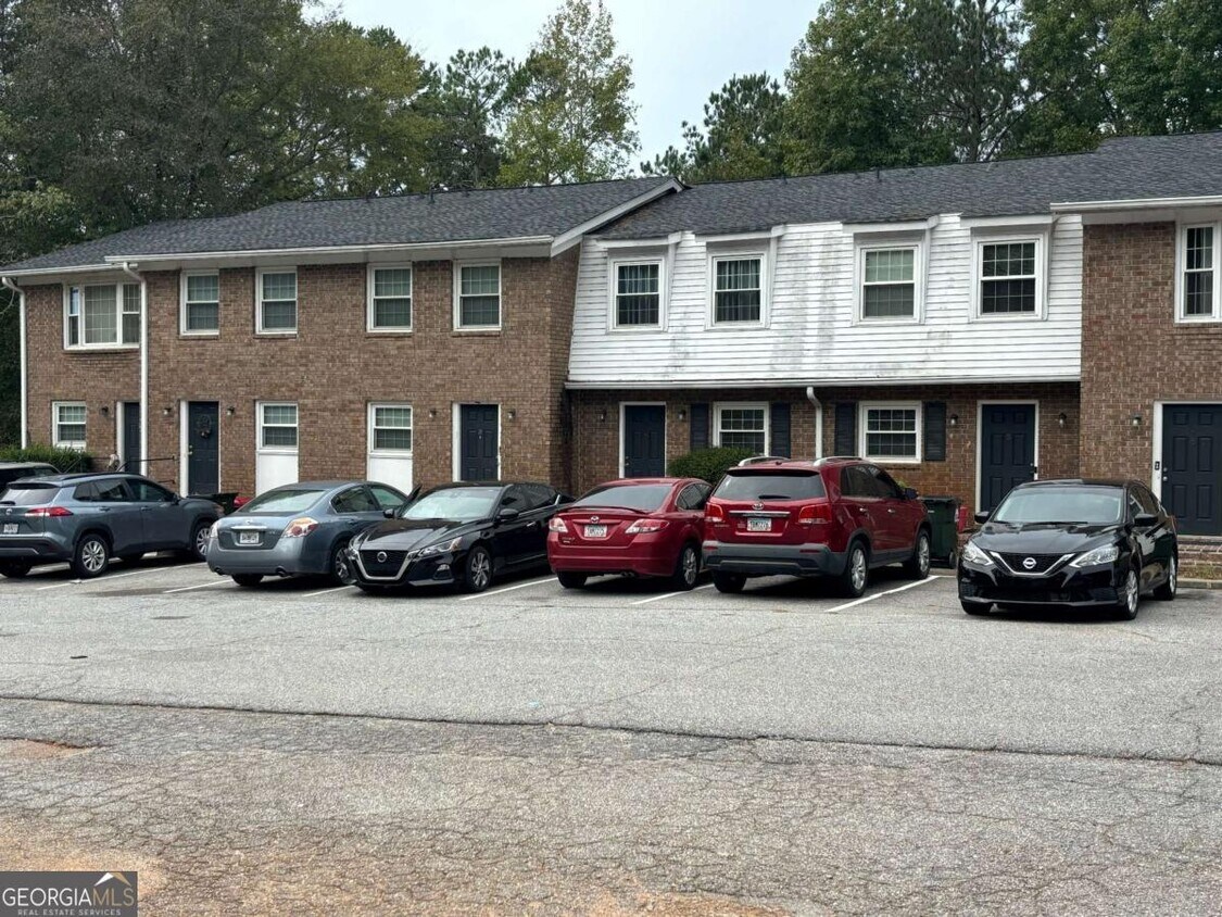 Building Photo - 180 Chalfont Ln