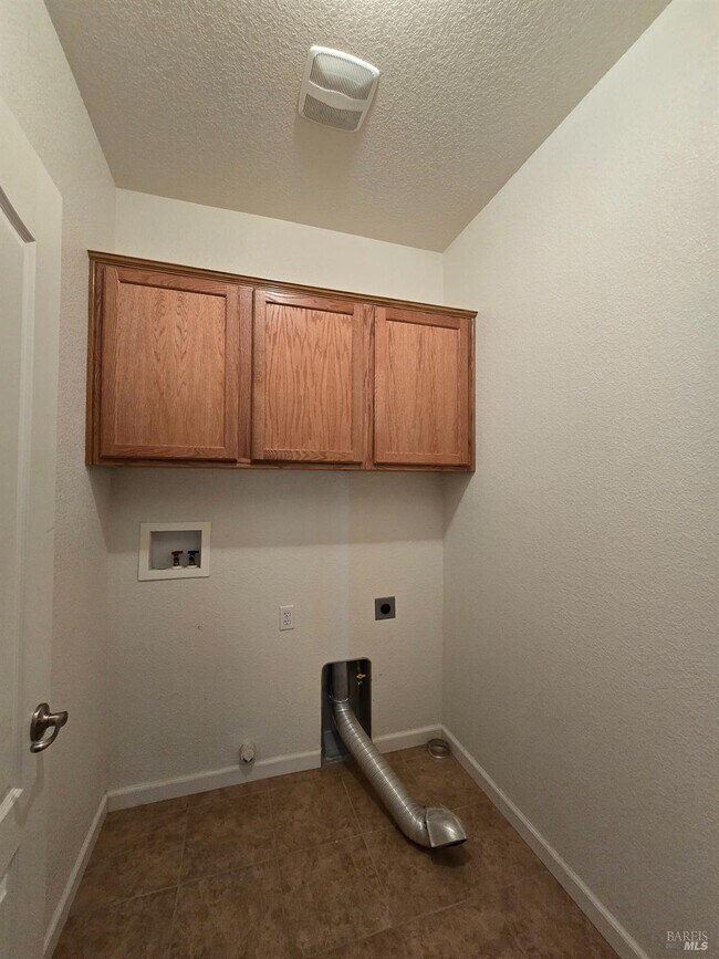 Foto del edificio - 548 White Pine St