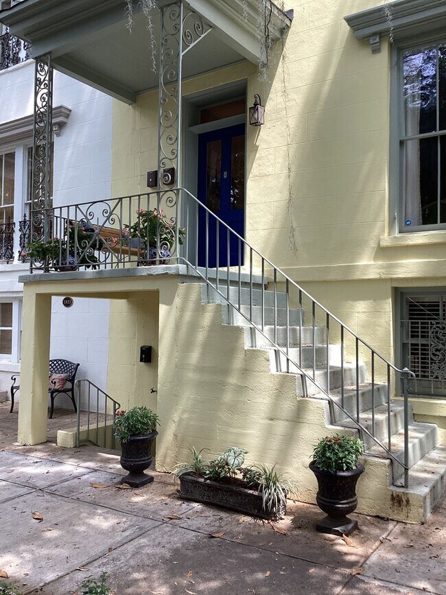 Foto del edificio - 114 E Jones St