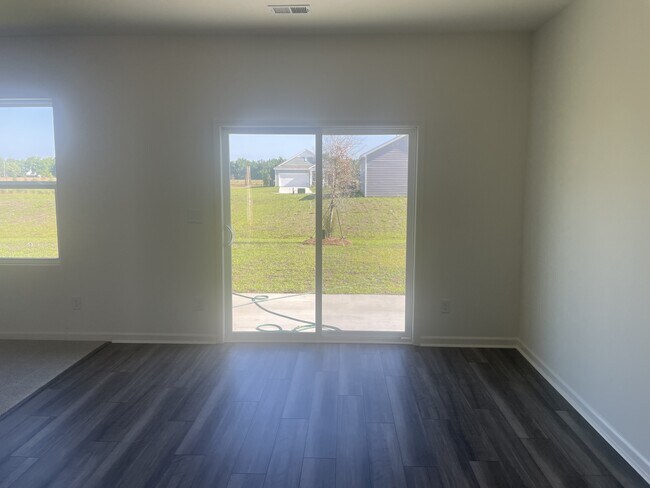 Building Photo - 349 Sporting Dr