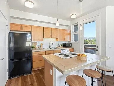 Foto del edificio - Now Available! Private room in 3 bed / 2 bath condo