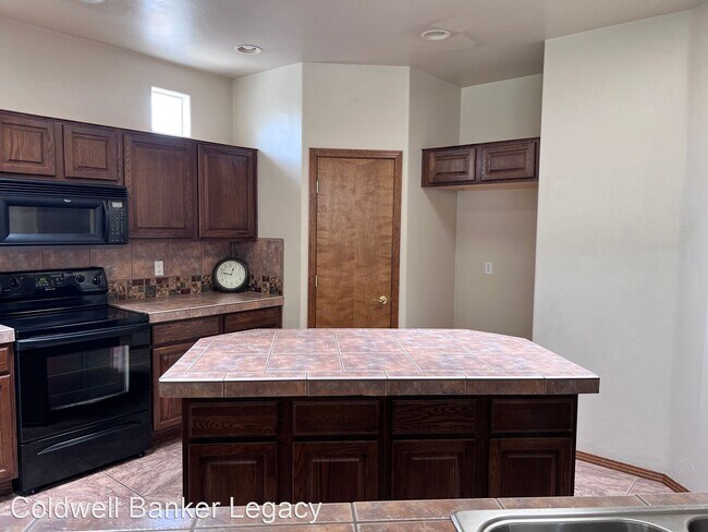 Building Photo - 3 br, 2 bath House - 7320 Old Pecos Trail NE