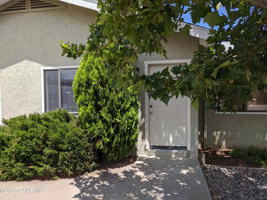 6400 E Copper Hill Dr Unit B, Prescott Valley, AZ 86314 Room for Rent