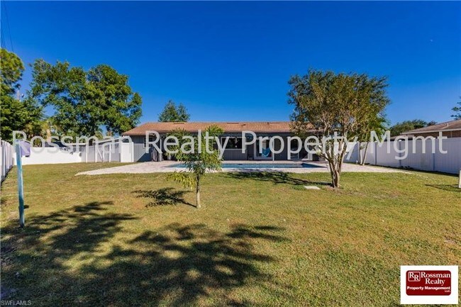 Building Photo - 522 Sanford Dr