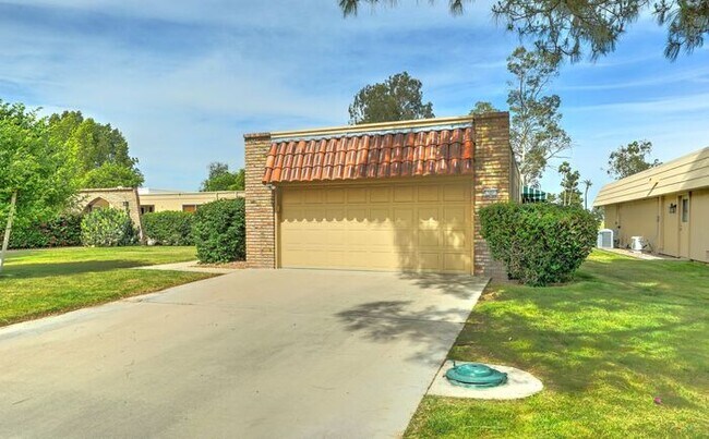 Foto del edificio - 55+ Age Restricted Community READY TO VIEW...