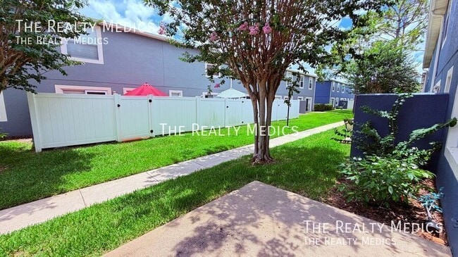 Foto del edificio - 13054 Lexington Summit St