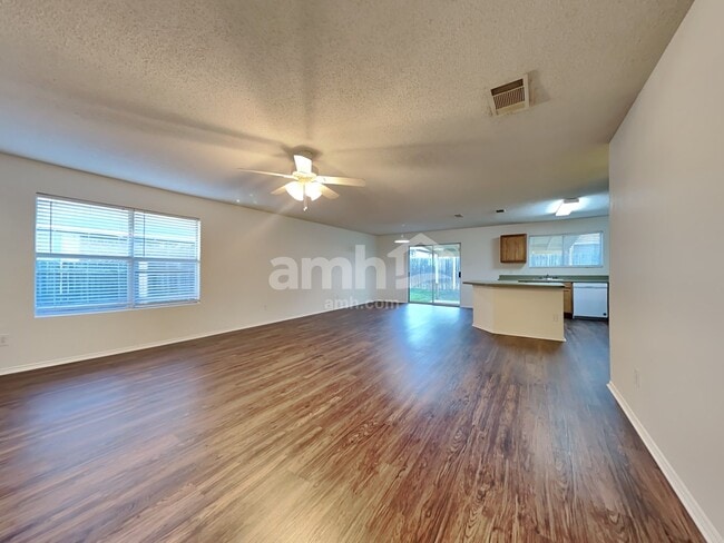 Building Photo - 761 Eagle Drive