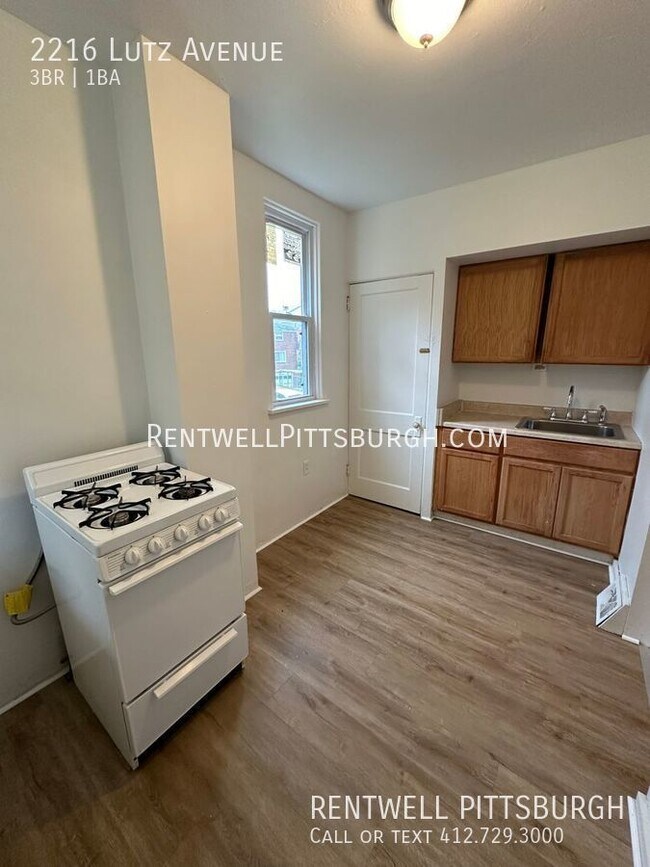 Building Photo - 3 Bedroom Home in Carrick - Section 8 Only