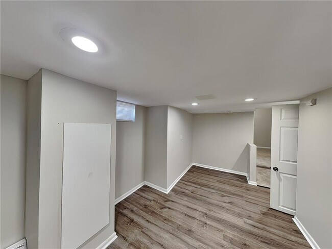 Building Photo - 13516 Grand Ave