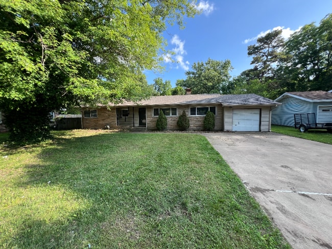 Photo - 2121 W Wedington Dr House