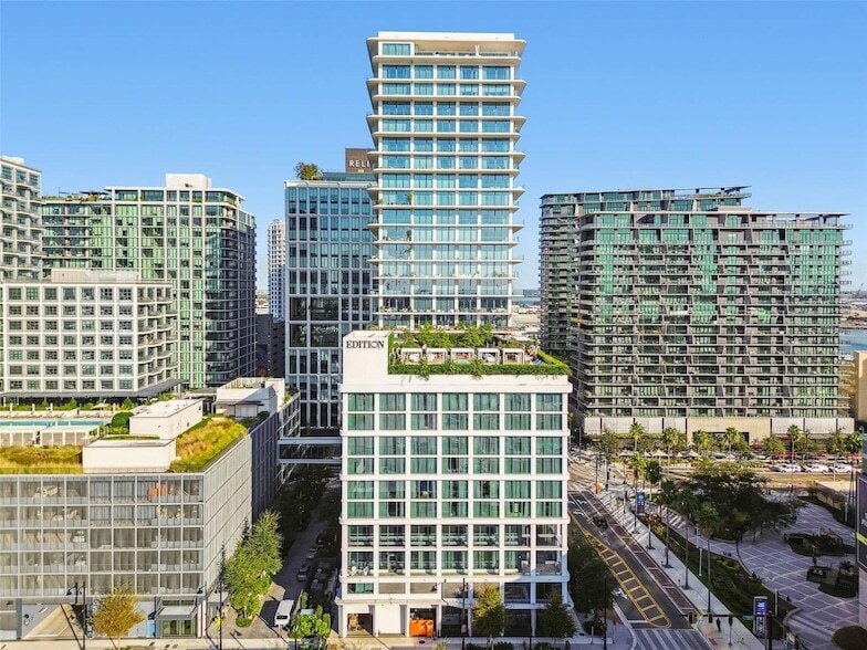 Foto principal - 1000 Water St