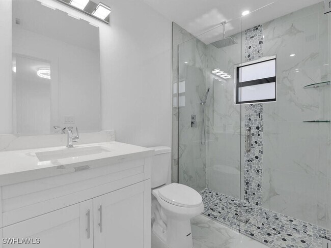 Foto del edificio - 4738-4740 Douglas Ln