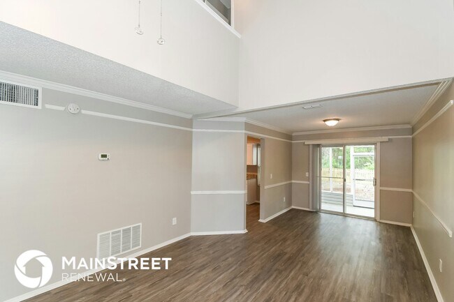 Building Photo - 636 Staffordshire Dr