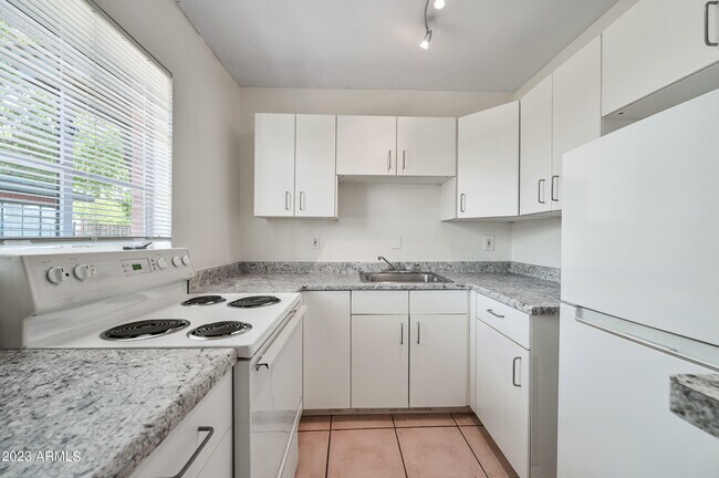 Foto del edificio - 841 N 6th Ave