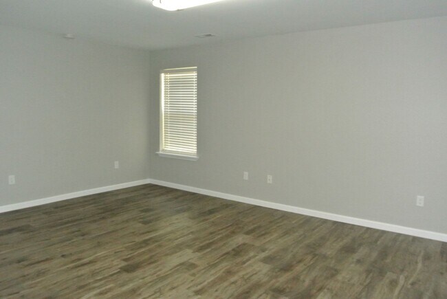 Building Photo - Single Family Home