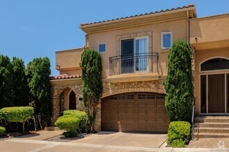 Building Photo - 301 N Rios Ave