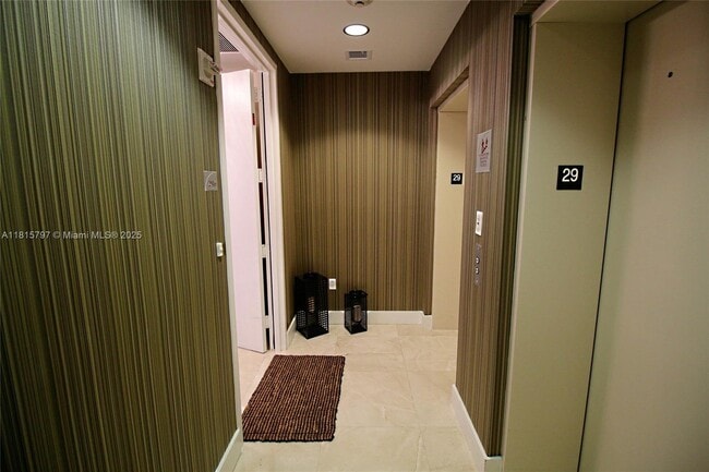 Building Photo - 15901 Collins Ave