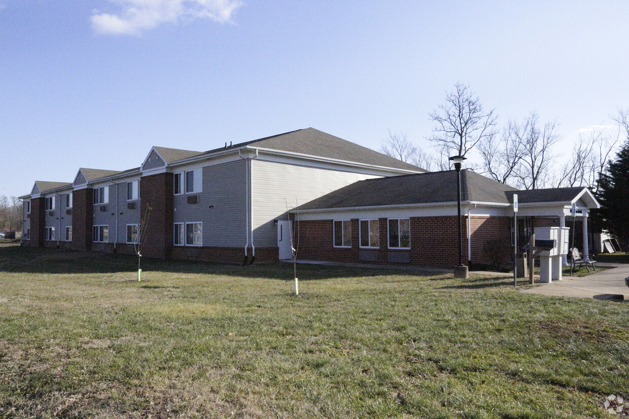 Primary Photo - NAR Roberts Apartments