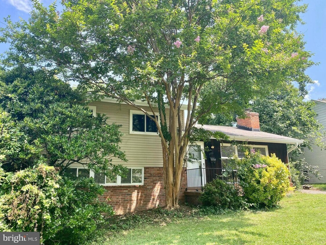 Foto principal - 3303 17th St N