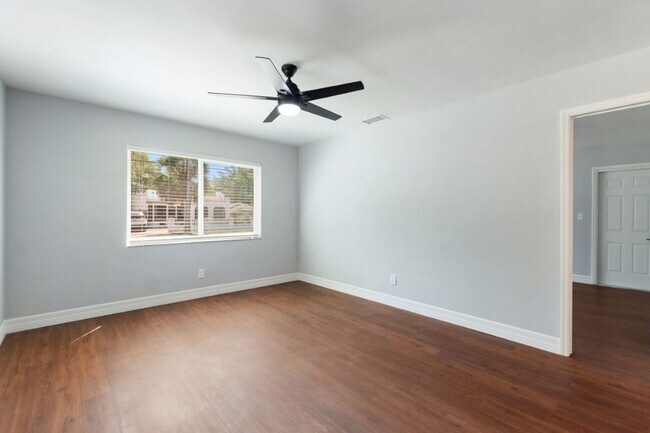 Foto del edificio - 5100/5102 24th Ave - Duplex