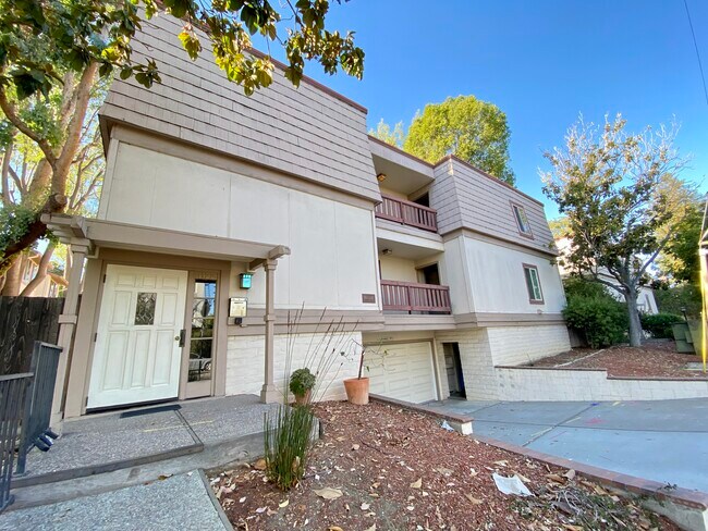 Foto del edificio - 1122 Whipple Ave