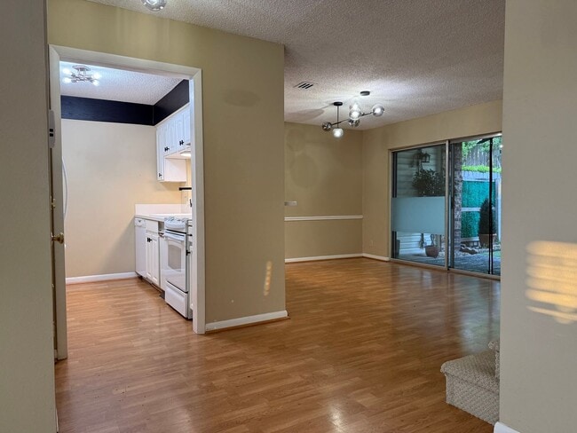 Foto del edificio - 10 Hampshire Cir