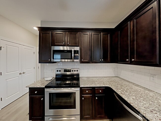 Building Photo - 257 Fender Dr