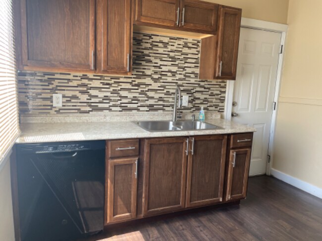 Building Photo - 8241 Ironwood St