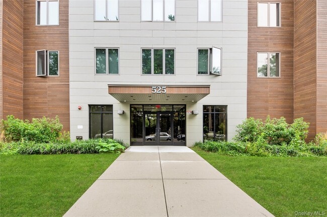 Foto del edificio - 525 N MacQuesten Pkwy