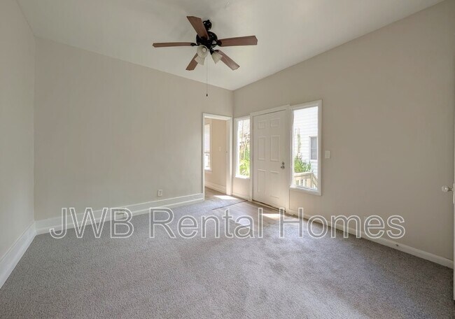 Foto del edificio - 2022 Dellwood Ave