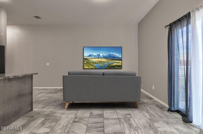 Building Photo - 714 TS Daniel Cadena Dr