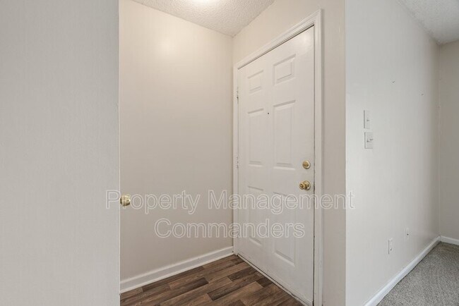 Building Photo - 1713 Rock Bridge Mews
