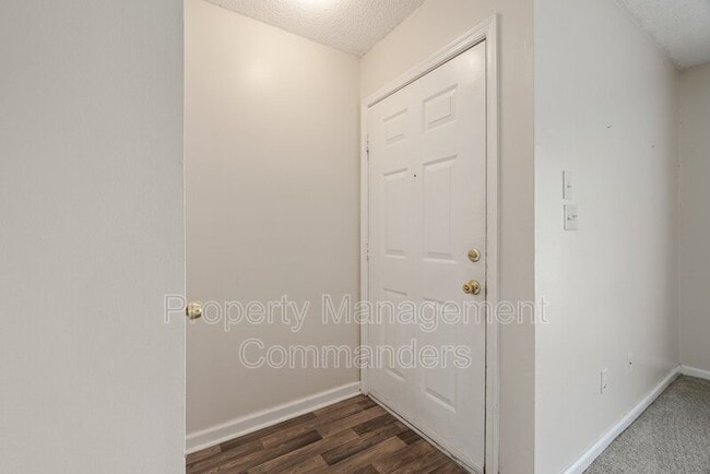 Foto del edificio - 1713 Rock Bridge Mews