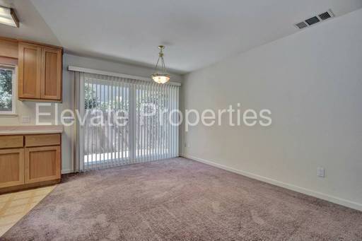 Building Photo - 2864 Grove Way