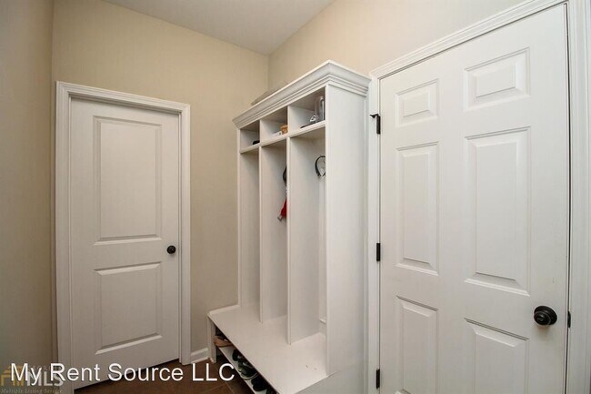 Building Photo - 4 br, 2.5 bath House - 345 Cliffhaven Circle