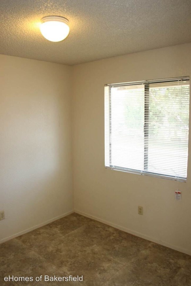 Building Photo - 2801 Villalovos Ct