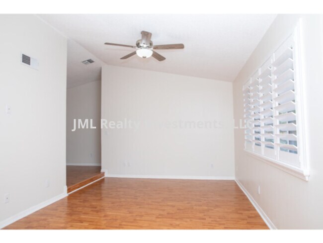 Building Photo - 3 bedroom 2 bath home for rent in Bay Lakes