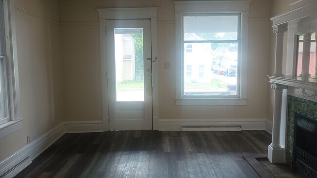 Building Photo - Welcome to Mt Vernon Road Duplex