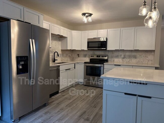 Building Photo - 125 Sawmill Dr