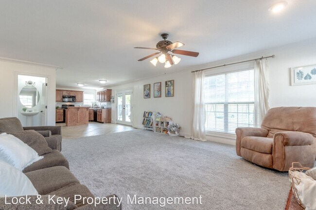 Building Photo - 3 br, 2.5 bath House - 3060 Outfitters Dr