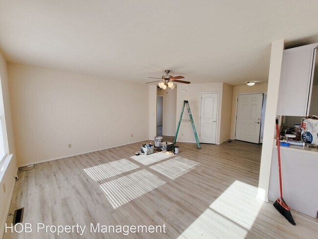 Building Photo - 3 br, 2 bath House - 4340 W Nicholas