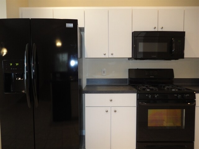 Foto del edificio - 24540 Laurel Ridge Dr