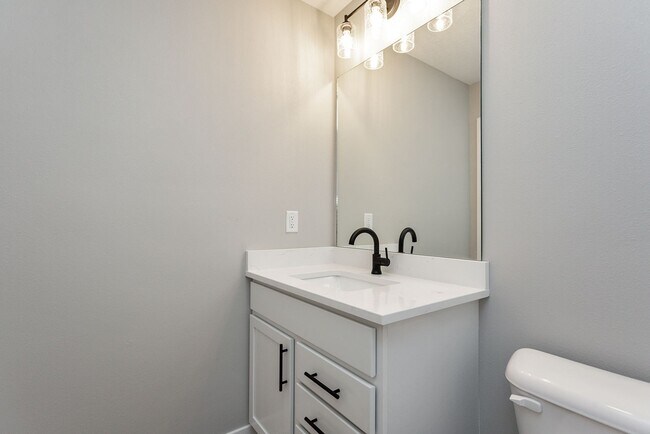 Building Photo - Gorgeous 4 bedroom / 2.5 Bath home in Grimes