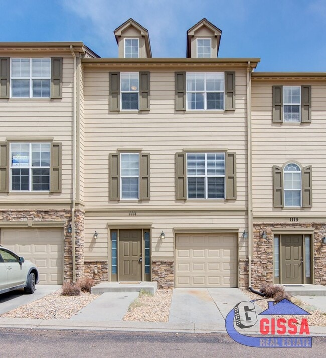 Building Photo - Beautiful townhome in Monument with 4 bedr...