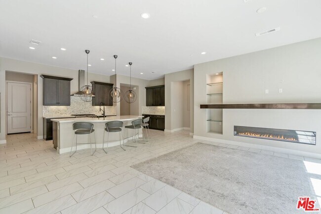 Foto del edificio - 24220 Sterling Ranch Rd